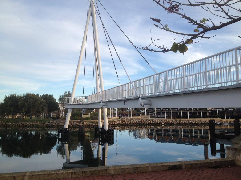 Mandurah Ocean Marina Chalets ภายนอก รูปภาพ