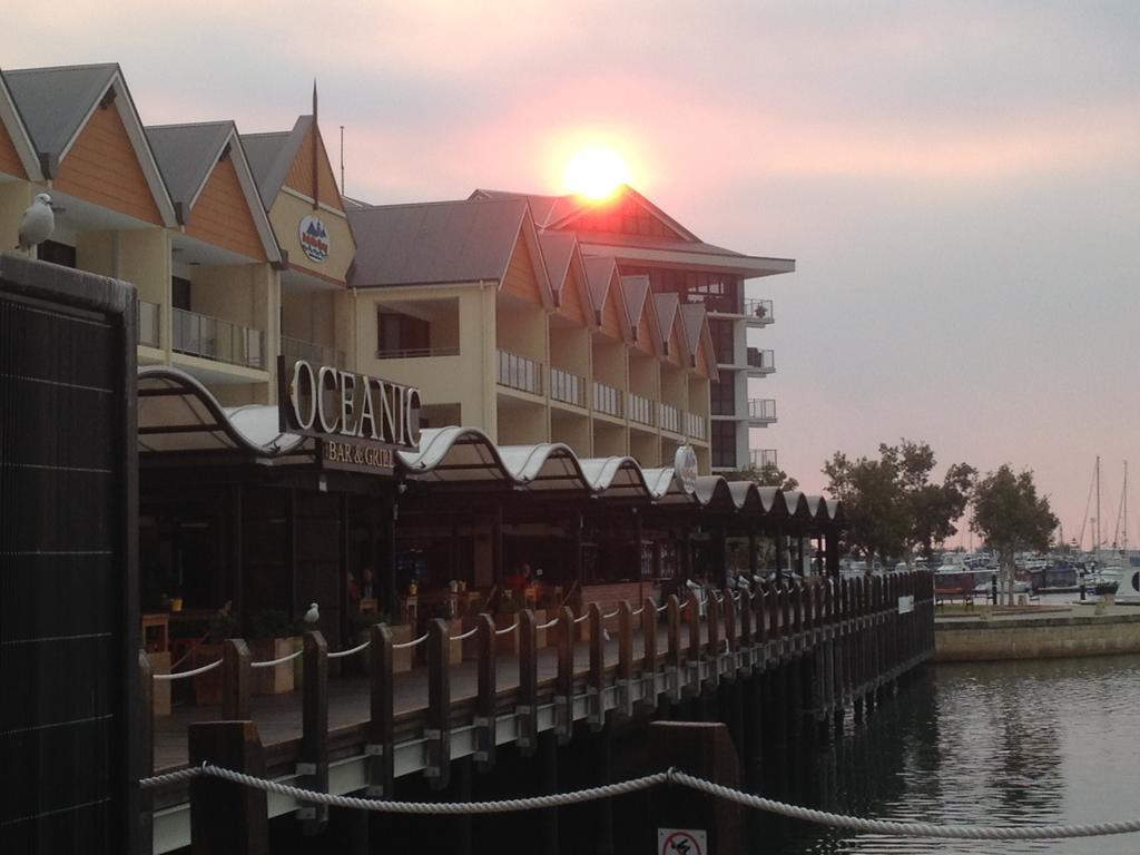 Mandurah Ocean Marina Chalets ภายนอก รูปภาพ