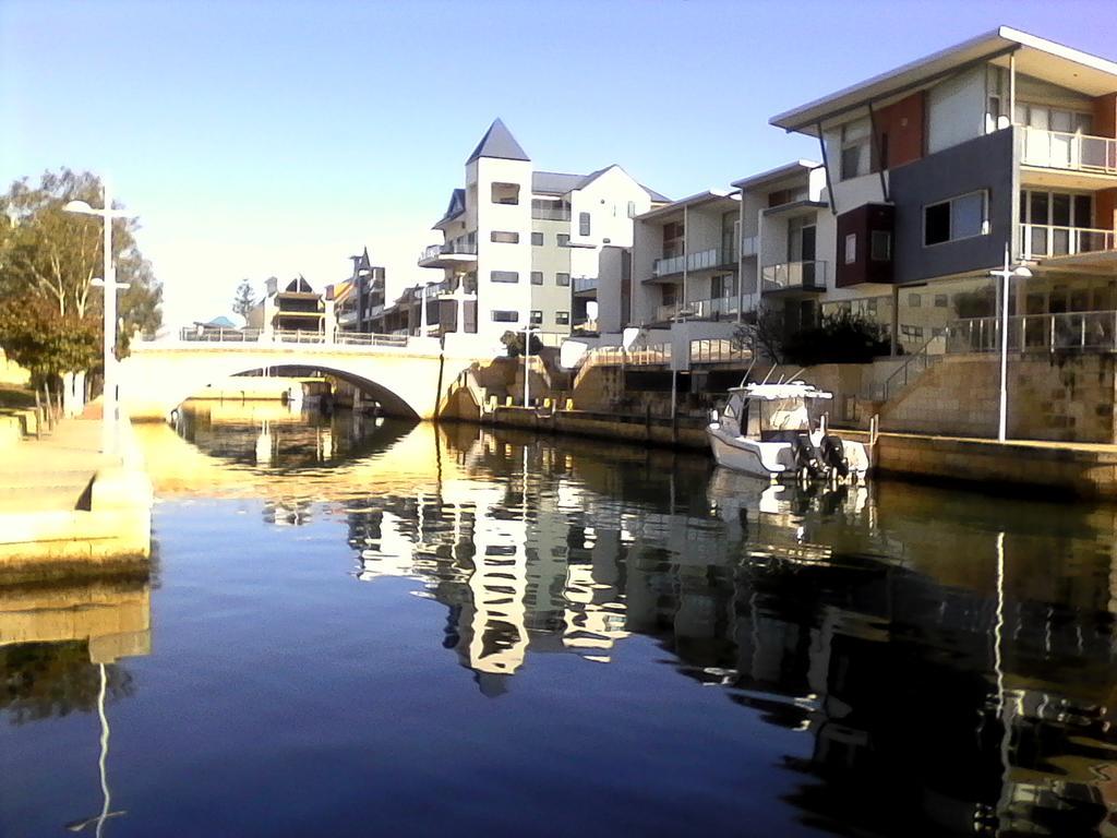 Mandurah Ocean Marina Chalets ภายนอก รูปภาพ