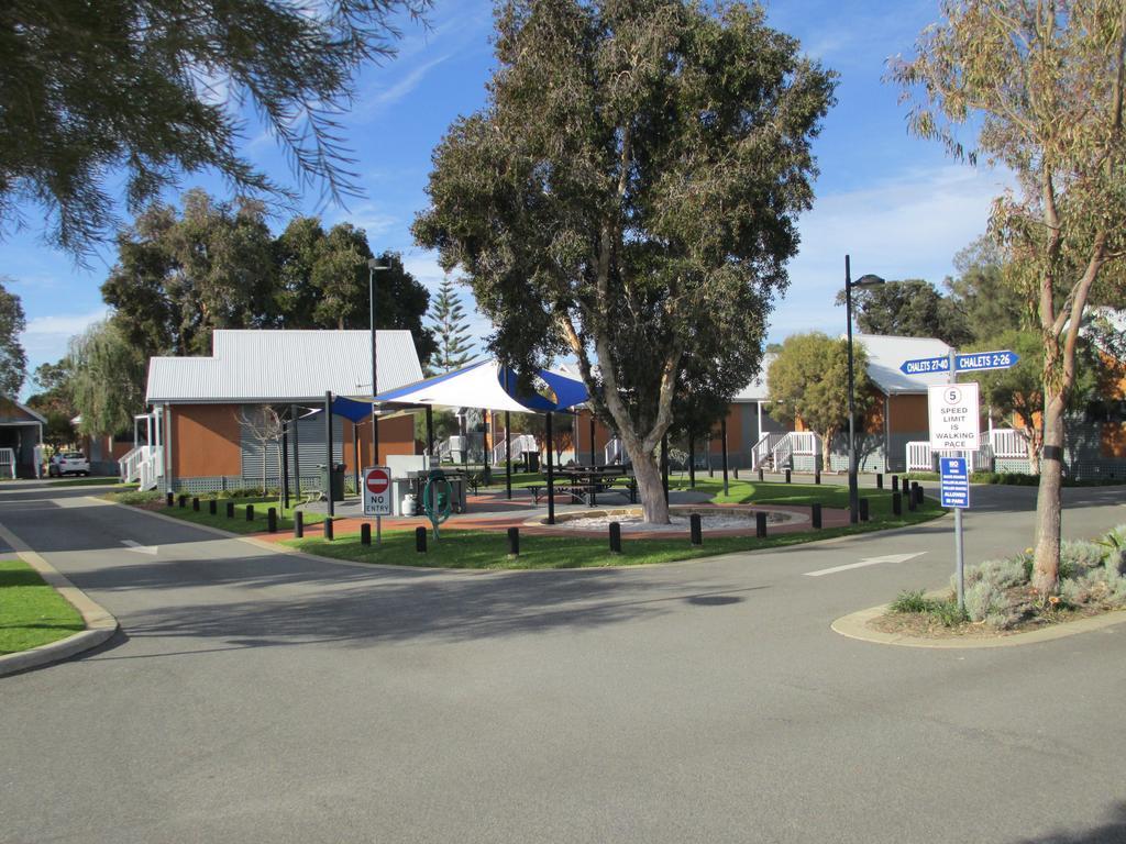 Mandurah Ocean Marina Chalets ภายนอก รูปภาพ