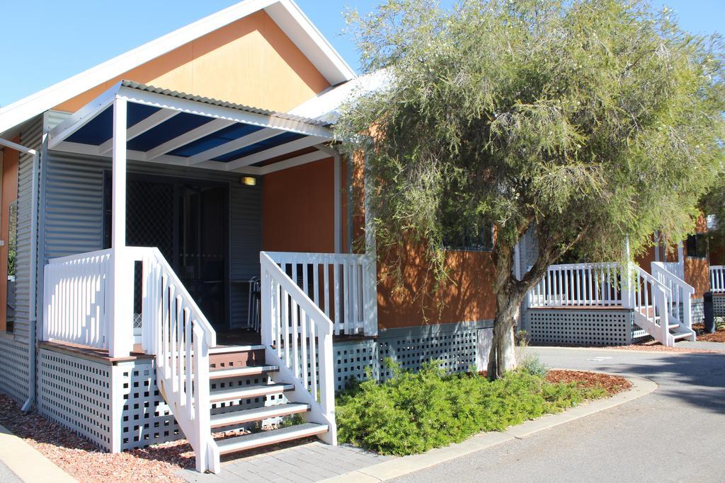 Mandurah Ocean Marina Chalets ภายนอก รูปภาพ