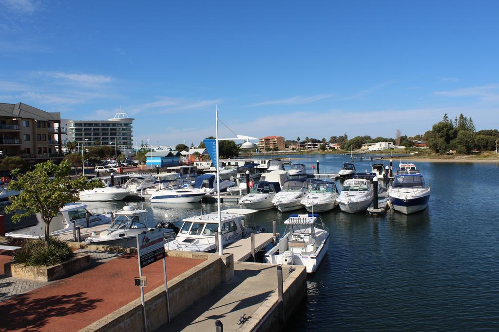 Mandurah Ocean Marina Chalets ภายนอก รูปภาพ