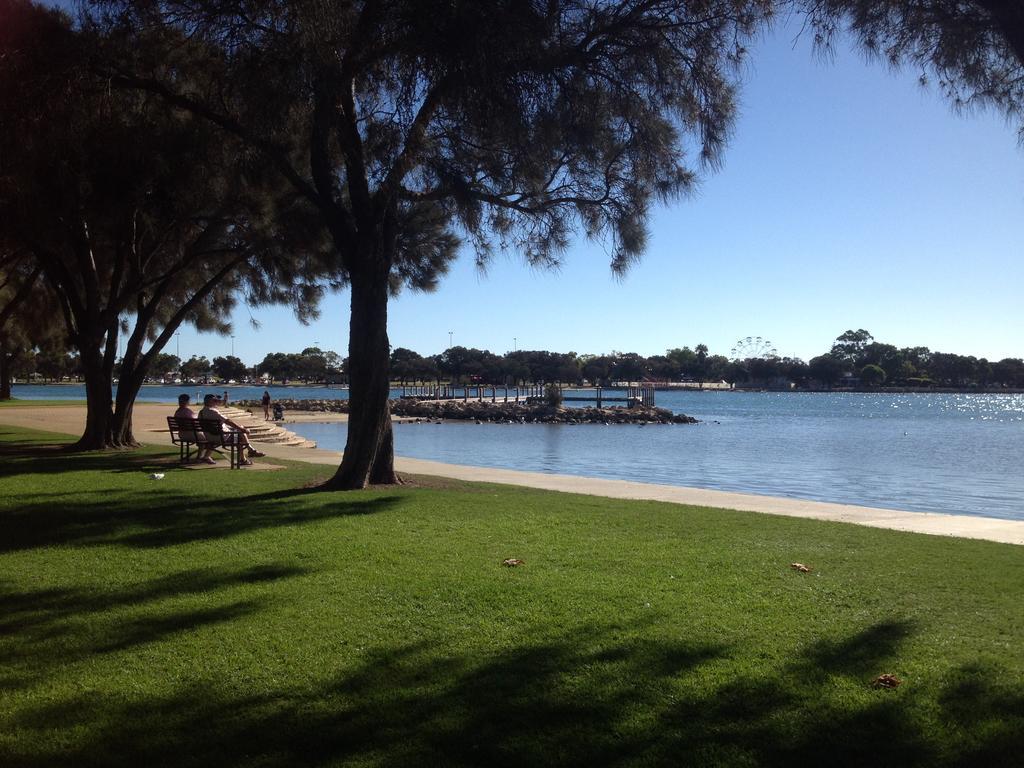 Mandurah Ocean Marina Chalets ภายนอก รูปภาพ
