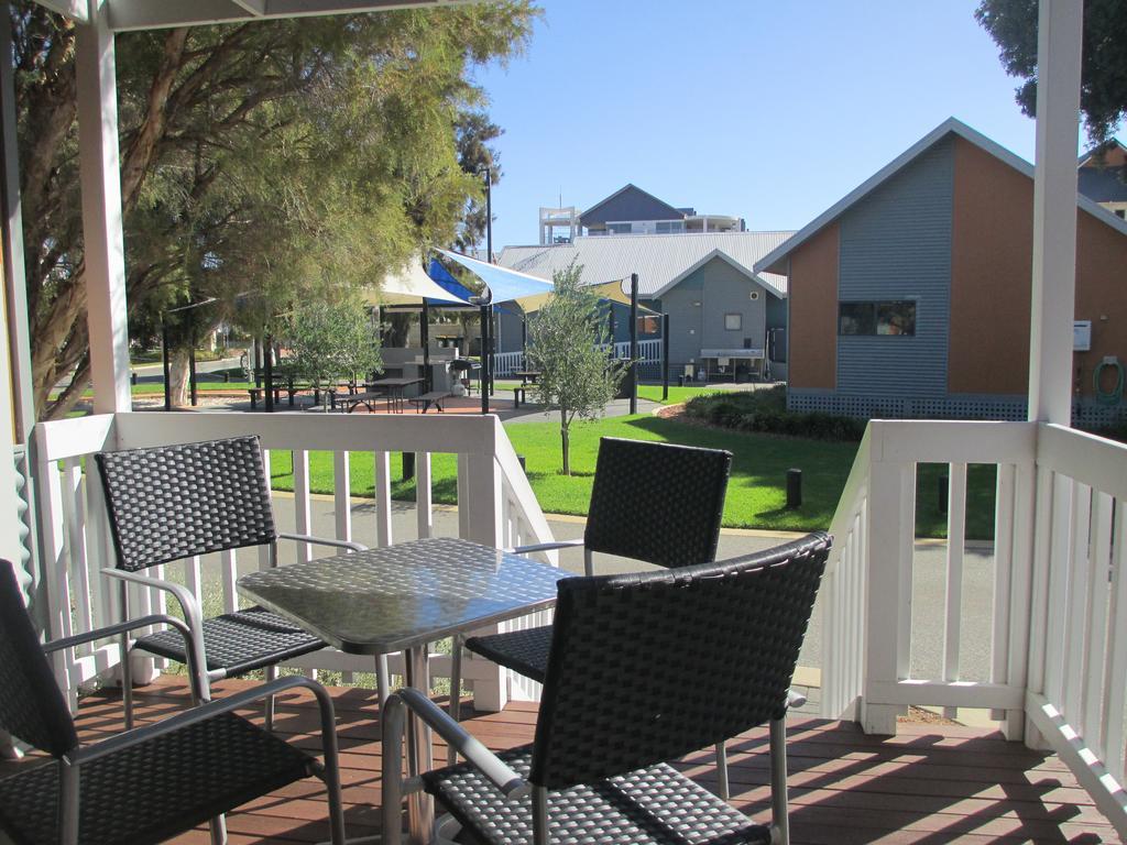 Mandurah Ocean Marina Chalets ภายนอก รูปภาพ