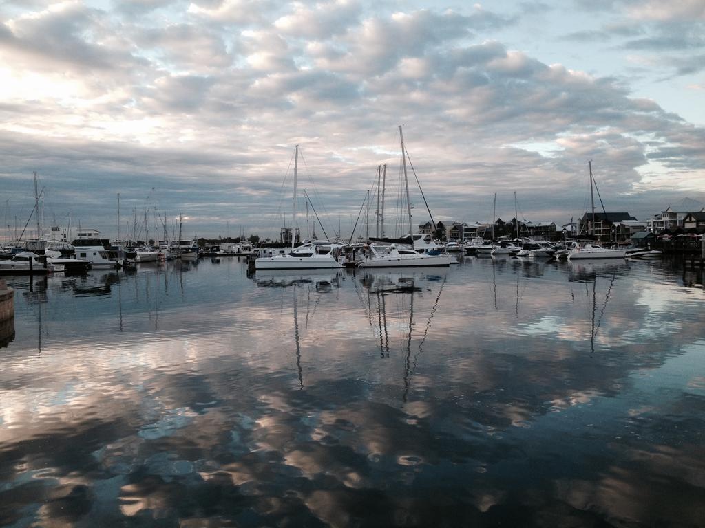 Mandurah Ocean Marina Chalets ภายนอก รูปภาพ