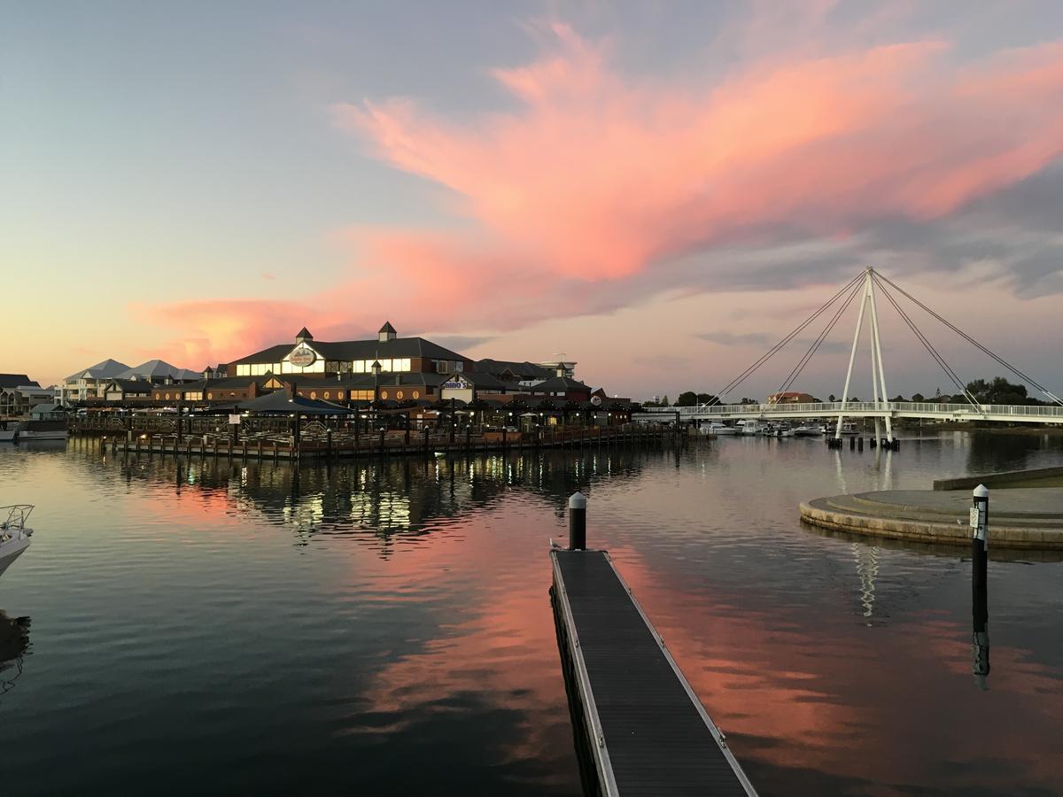 Mandurah Ocean Marina Chalets ภายนอก รูปภาพ